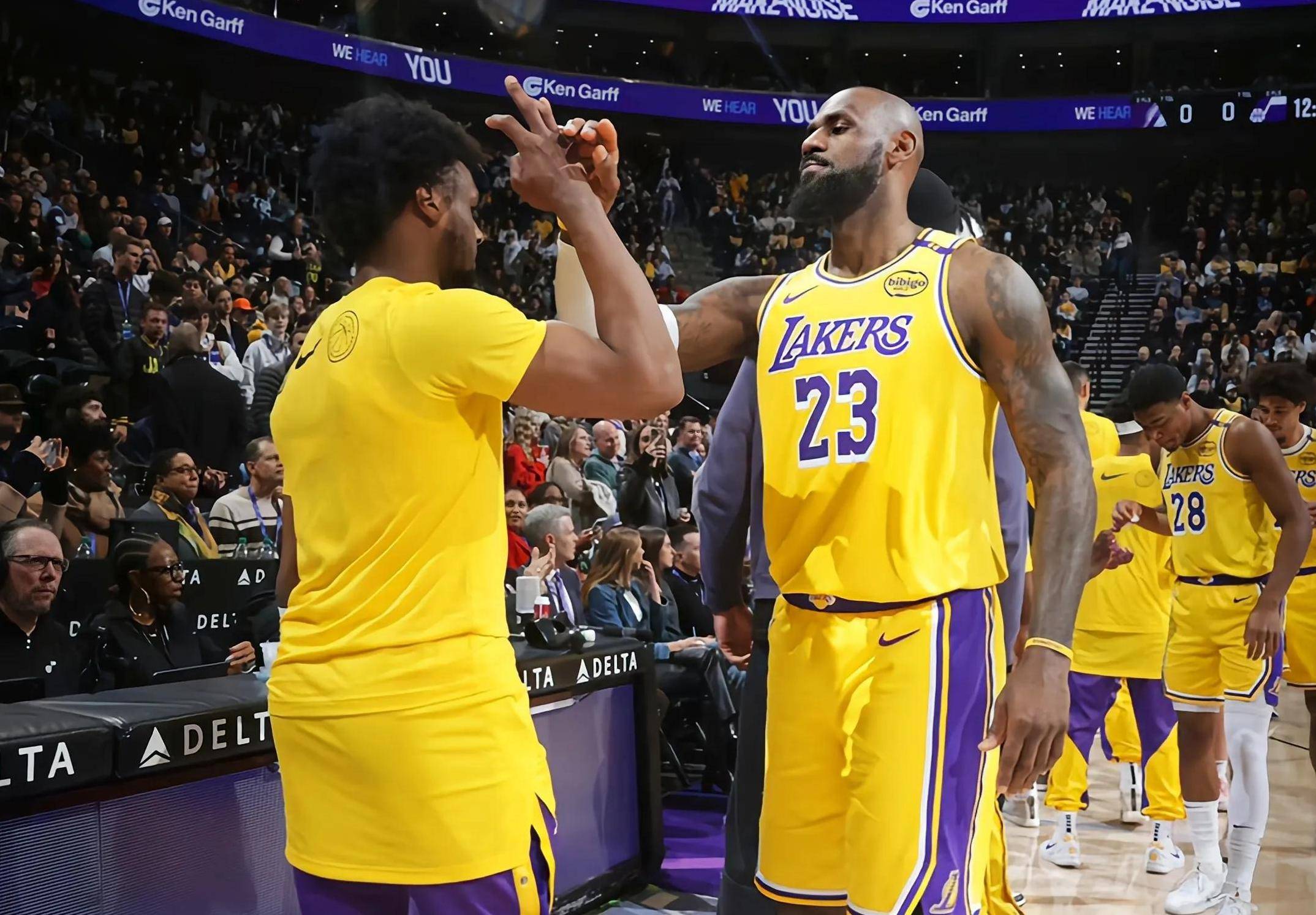 开云综合app登录入口-曼联关键时刻救险，湖人力保胜局拿下系列赛