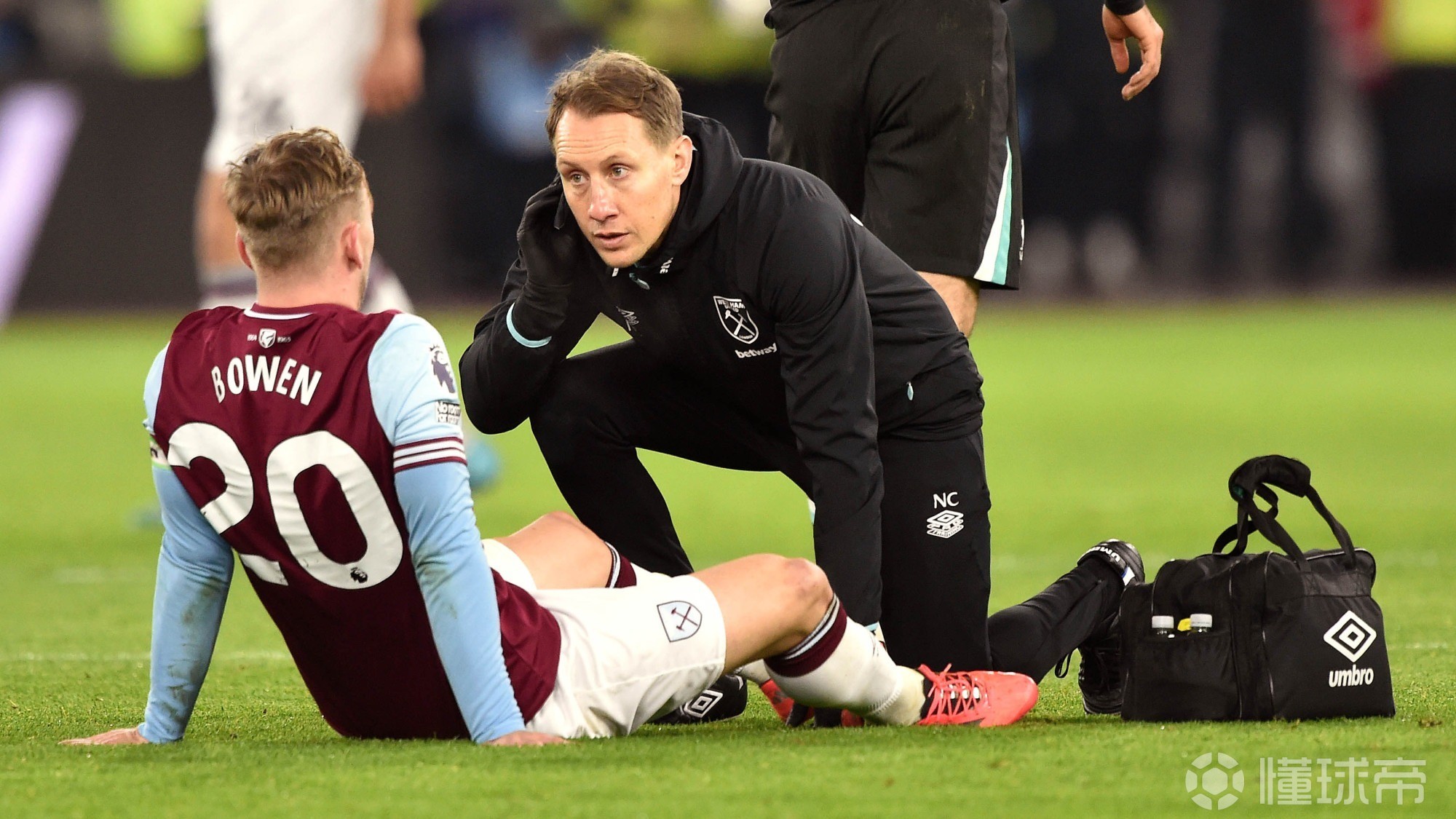 开云综合app登录入口-利物浦在比赛中受伤退赛，巴黎主帅表示担忧